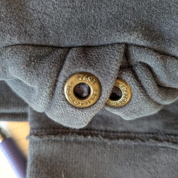 Abercrombie & Fitch Navy Hoodie Size Boys XL - Picture 4 of 5